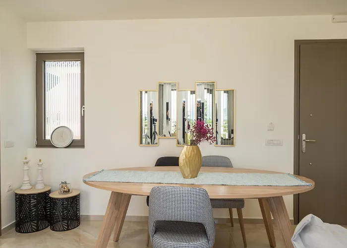 Apartment Maera *